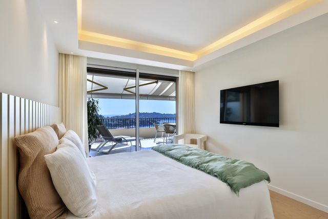 Appartement F3 à vendre - 3 pièces - 97.0 m2 - VILLEFRANCHE SUR MER - 06 - PROVENCE-ALPES-COTE-D-AZUR - Century 21 Lafage Transactions