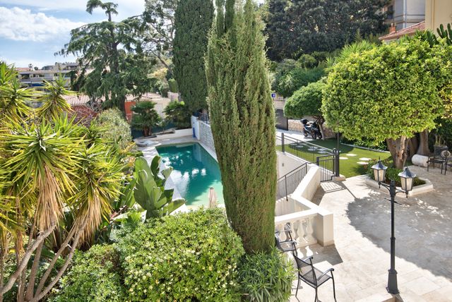 maison à vendre - 8 pièces - 295.0 m2 - BEAULIEU SUR MER - 06 - PROVENCE-ALPES-COTE-D-AZUR - Century 21 Lafage Transactions